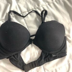 34 C - Victoria’s Secret - body by Victoria push up pigeonnant  bra - black .